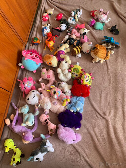 Sbírka plyšáků - přes 400 kusů, dále set Furby 2005 - 10