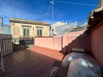 Prodej RD 3+kk, 52 m2, terasa, San Pier Niceto, Sicílie - 10