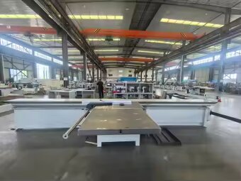 Formátovací pila s 4000 x 410 mm posuvným stolem. - 10