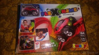 Flexibilní autodráha FleXtrem, Plastoví vojáčci, Roboti - 10