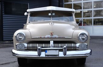 1950 Mercury Eight Sport Sedan - 10