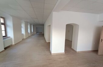 Pronájem obchodní nebytové prostory Netolice, Mírové náměstí - 10