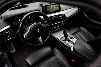 BMW 540i xDrive Touring - 10
