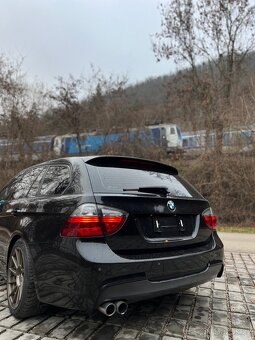 BMW E91 330d M paket  Manuál  170 kW - 10