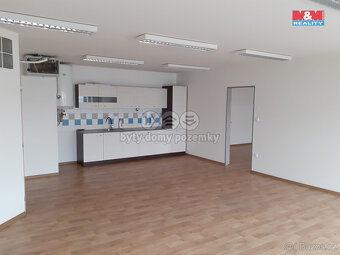 Pronájem skladu, 1802 m², Hradec Králové - 10