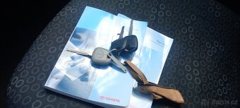 Toyota Yaris 1.0 VVTi - 10