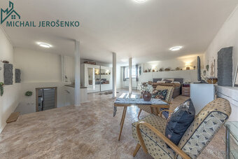 Prodej rodinný dům 361 m², pozemek 1276 m² - Kostelec nad Če - 10