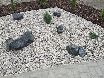 Pronájem rodinného domu 150 m2, 5+kk, pozemek 400 m2, v obci - 10