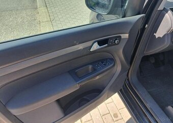 Volkswagen Touran 1,6 TDI Comfortline nafta manuál 77 kw - 10