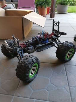 Traxxas summit 1:8 - 10