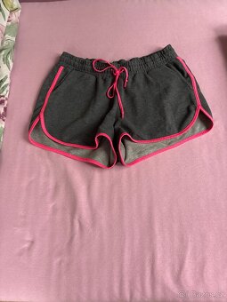 kratasy a leginy, teplaky Nike, 2 trekova kola ps. a ds. - 10