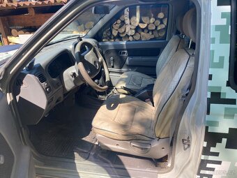 Nissan Navara D22 - 10