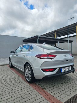 Hyundai i30 fastback 1.0 tgdi 88kw 2019 - 10
