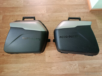 Moto Guzzi V100 Stelvio - 10