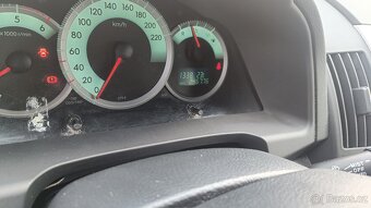 Corolla Verso 2.0 D4D 85 kW - 10