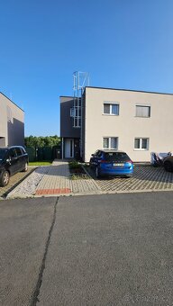 Prodej bytu 4+KK se zahradou + 2 parkovací místa - 10
