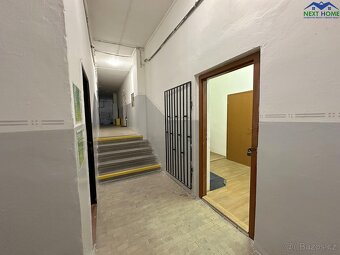 Pronájem kancelář 14 m2, společné zázemí 10 m2, ul. Vaničkov - 10
