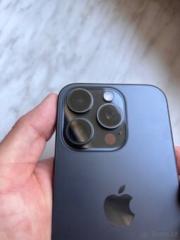 Poškozeny IPhone 15 Pro, funkční - 10