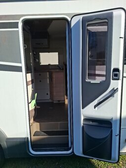Obytný automobil MOBILVETTA  KEA P67 - 4 místná - 10