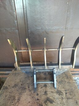 příslušenství k bagrům,trny,prosívací lžíce,hrábě - 10