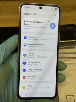 Zánovný Samsung Galaxy Z Flip6 12GB/512GB - záruka - 10