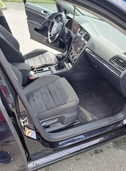 Volkswagen Golf - 10