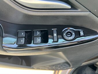HYUNDAI ix20 1.6i 92 KW PDC TEMPOMAT VYHŘ.SEDADLA 2xALU KOLA - 10