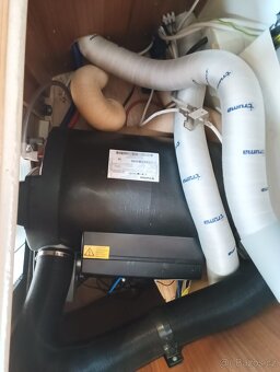 Karavan Hobby 495 UL Premium. Max. výbava - 10