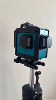 4D křížový laser se stativem – 16 linií, dálkové ovládání - 10
