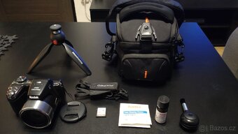 Kodak Pixpro AZ527 s vybavením. - 10