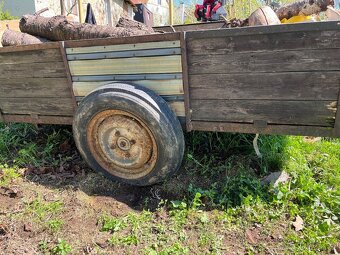 Prodám traktůrek domácí výroby+valník cena 10tis - 10