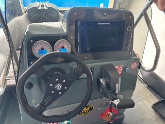Člun nafukovací Zodiac PRO Open 550 - 115 hp spalovací motor - 10