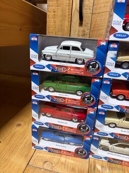 Modely aut welly 66 kusů - 10