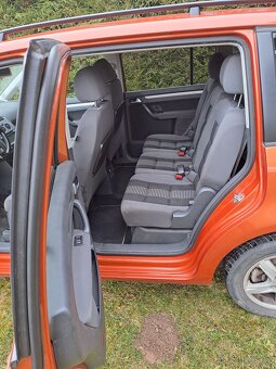 Volkswagen Turan 1.4 TSI 7 míst - 10