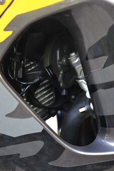 Honda CBR 900RR Fireblade SC33 - 10
