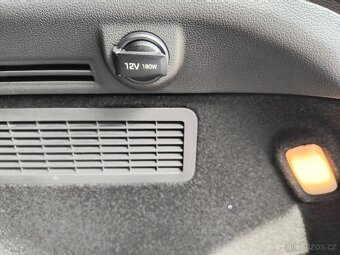Hyundai i30 combi, r.v. 2023, 1.majitel, garážované - 10