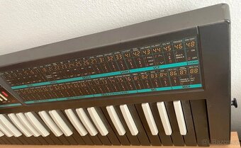 Prodám KORG POLY 800 - legendární analogový syntetizátor - 10