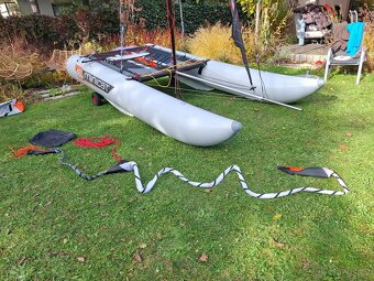 Katamarán Minicat 460 - 10