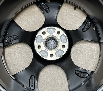 R.V 2024 NOVÁ ORIGINÁL LETNÍ SADA ŠKODA OCTAVIA IV 225/40/19 - 10