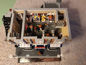 Lego Town Square Pub 10255 - 10