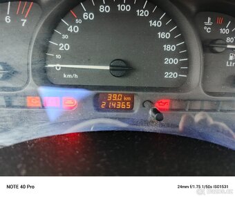Opel Vectra 1.6i 16V - 10