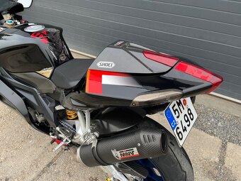 Aprilia RSV 1000R Factory - 10