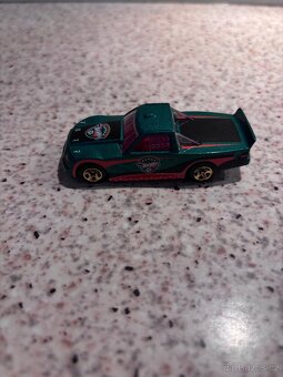 Auta Hot wheels - 10