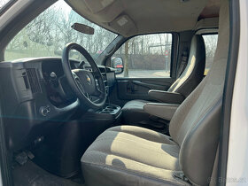 Chevrolet Express 5.3 V8, verze 4x4, 2013, 85 000 km, 5 míst - 10