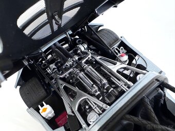 Hennessey Venom GT - AUTOart Signature 1:18 - 10