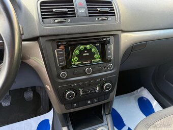 ►► ŠKODA YETI 2,0 TDI 4x4 - 103 kW, PARK. SENZORY, NAVI ◄◄ - 10