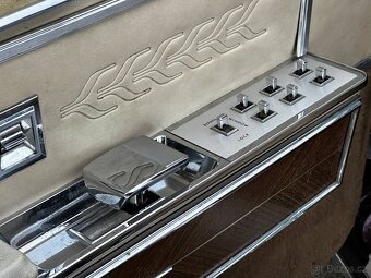 Lincoln Continental - 10