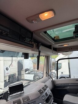 TATRA Phoenix 480ps 6x6 manuál hákový nosič - 10