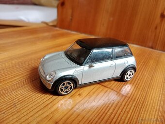 Auta Burago - 10
