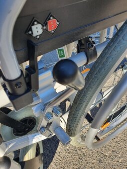 ŠIROKÝ značkový a lehký invalidní vozík SuperCENA - 10